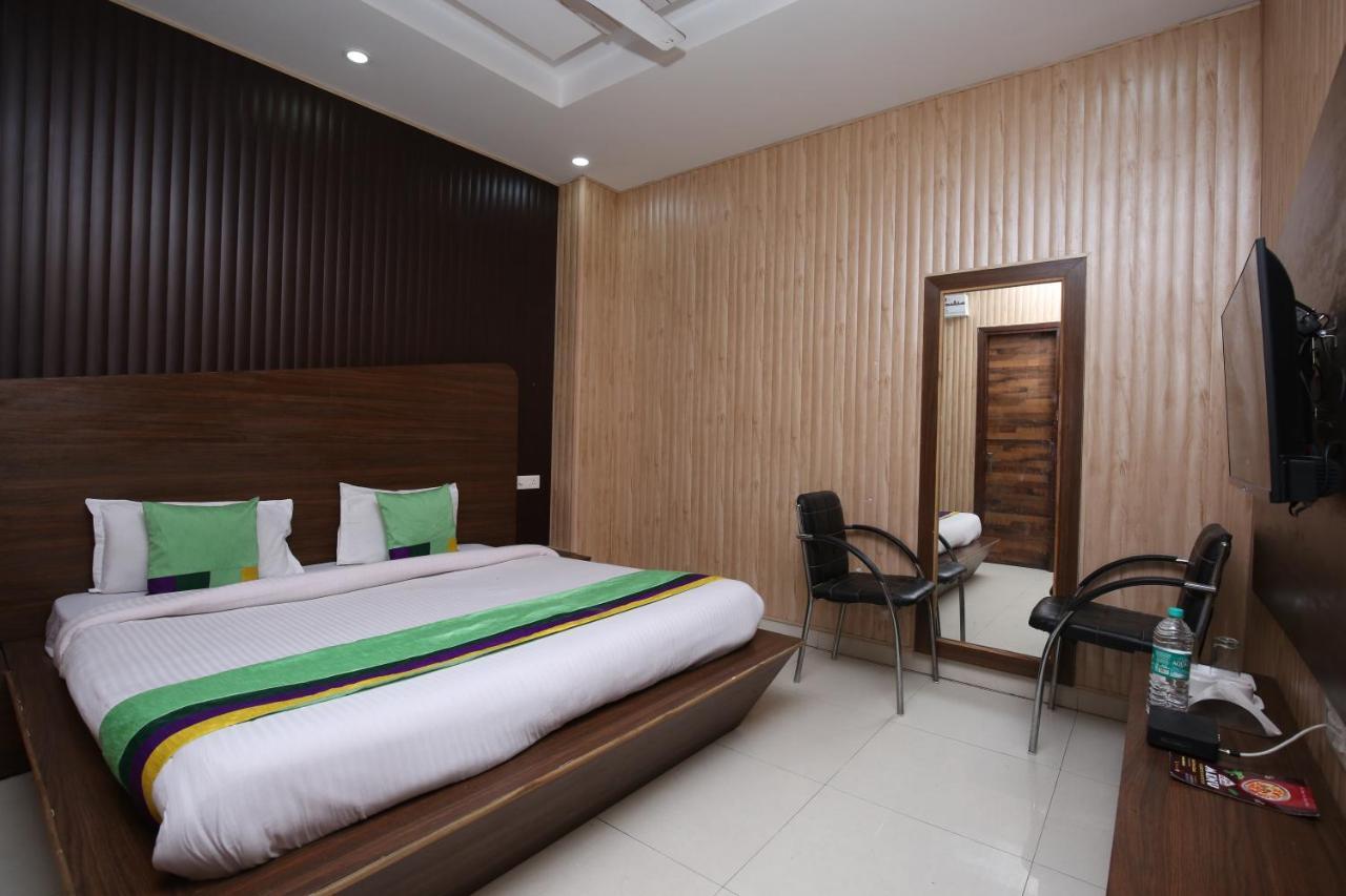 Zirakpur Hotel Pearl Grand & Banquet מראה חיצוני תמונה
