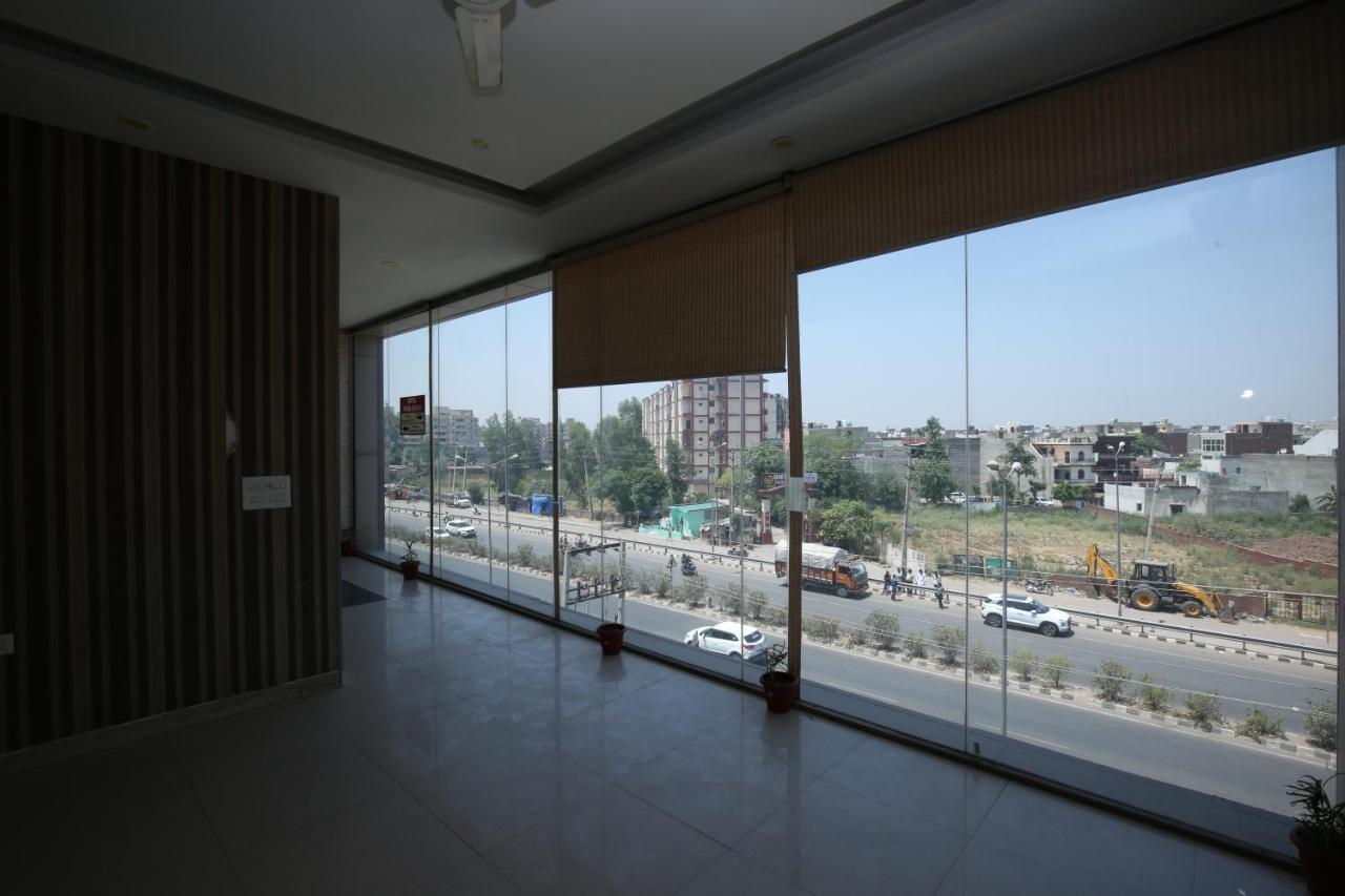 Zirakpur Hotel Pearl Grand & Banquet מראה חיצוני תמונה
