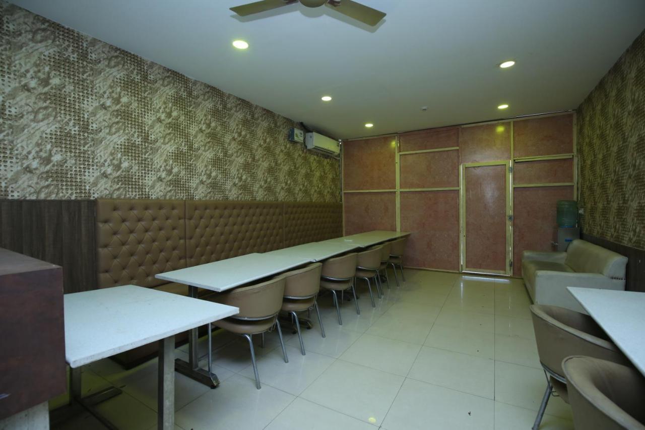 Zirakpur Hotel Pearl Grand & Banquet מראה חיצוני תמונה